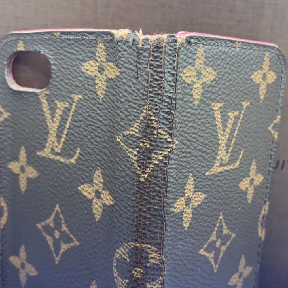 💜 Louis Vuitton monogram‎ iPhone case pink interior 3/5